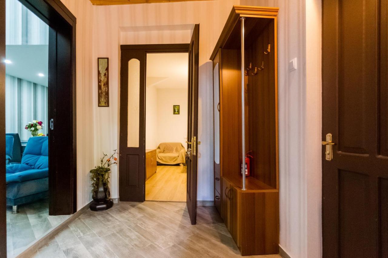 טביליסי Rustaveli Two Bedroom Apartment With 5 Star Location מראה חיצוני תמונה