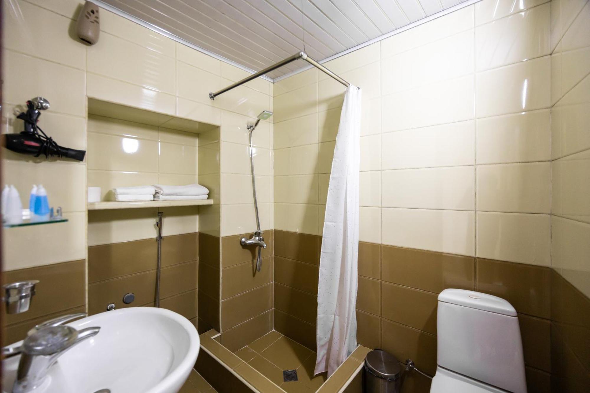 טביליסי Rustaveli Two Bedroom Apartment With 5 Star Location מראה חיצוני תמונה