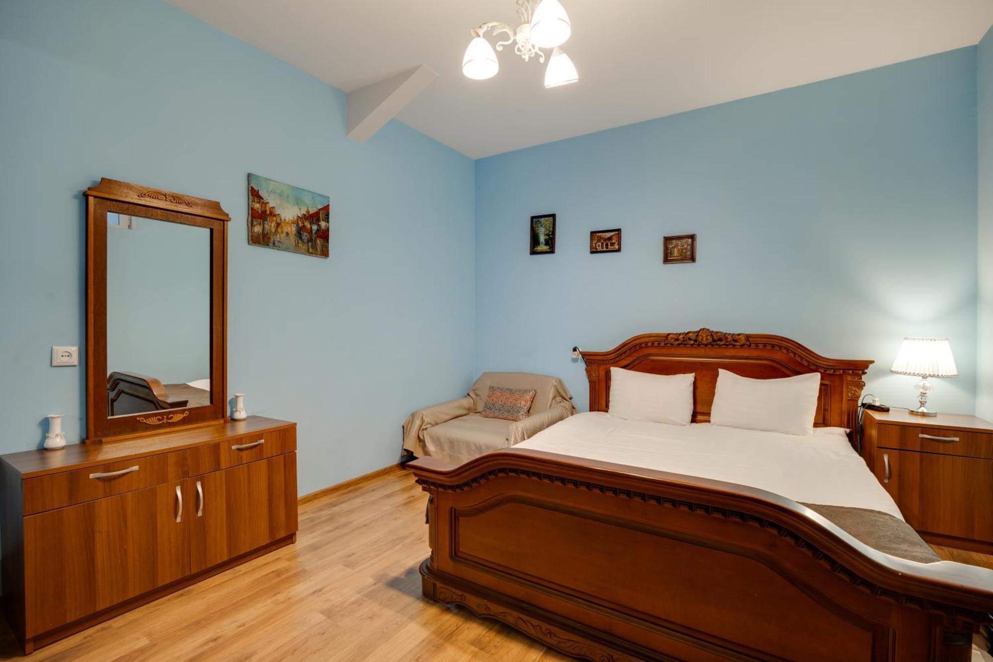 טביליסי Rustaveli Two Bedroom Apartment With 5 Star Location מראה חיצוני תמונה