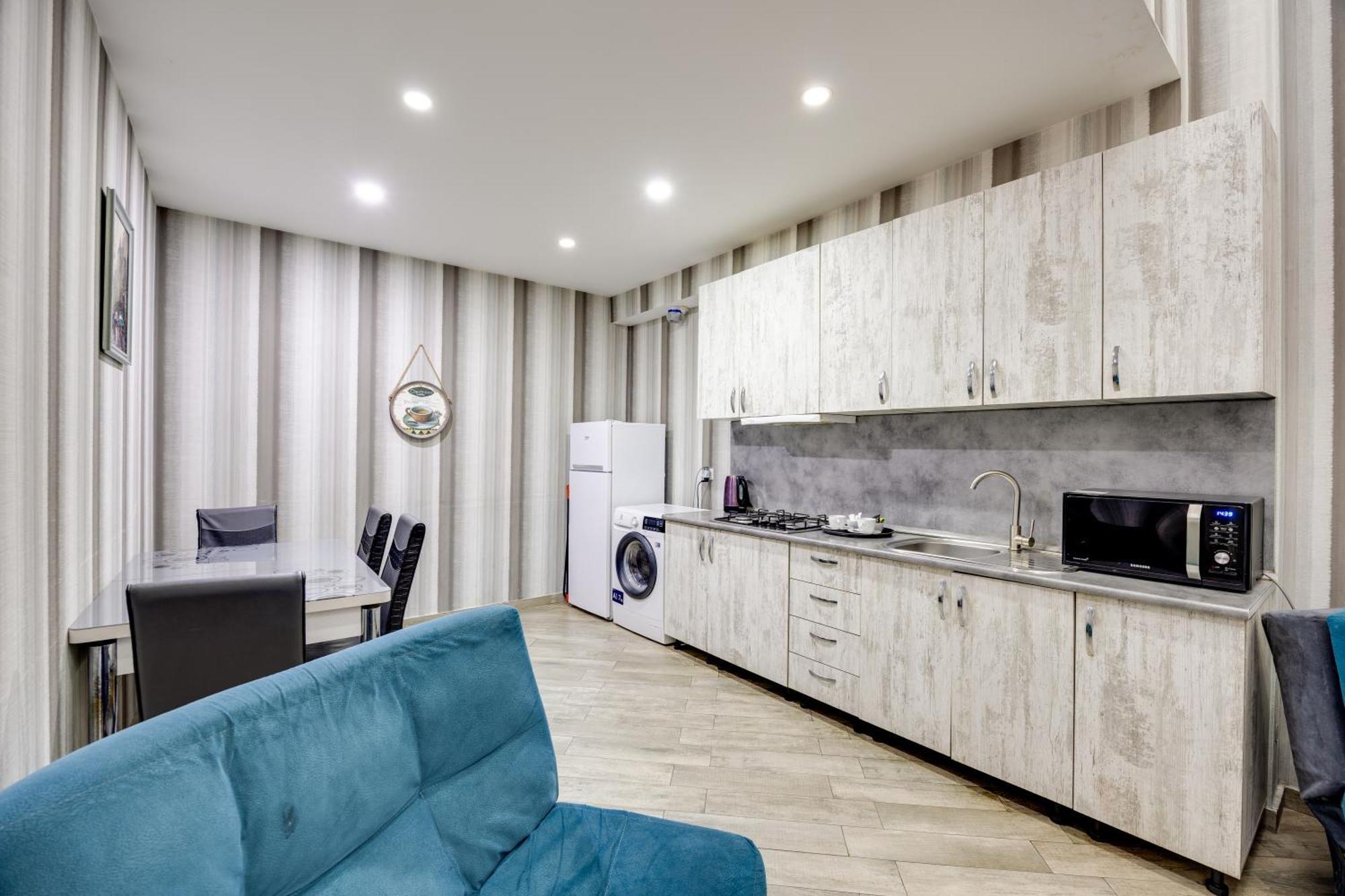 טביליסי Rustaveli Two Bedroom Apartment With 5 Star Location מראה חיצוני תמונה